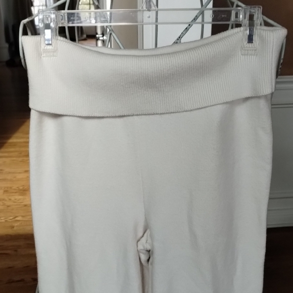 Aerie Cream Pants with Black Pattern - Picture 4 of 15